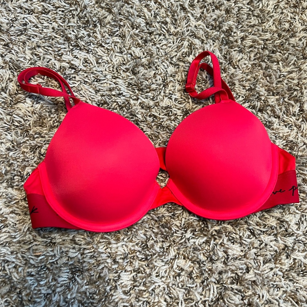 Victoria’s Secret Pink Wear Everywhere lightly lined bra